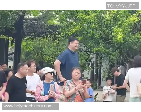 姚明重返赛场展现传奇风采球迷热情高涨期待精彩对决