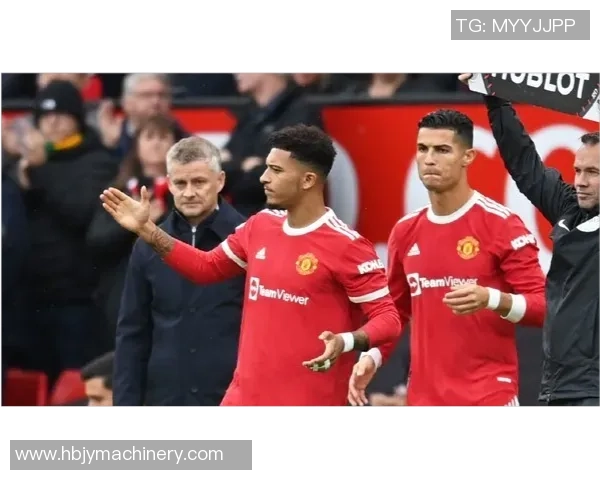 足总杯精彩对决里昂大胜曼联五球逆转引发全场狂欢