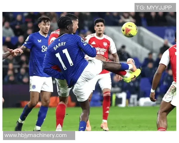 阿森纳友谊赛小胜曼城争议判罚引发全场热议 阿森纳友谊赛小胜曼城争议判罚引发全场热议