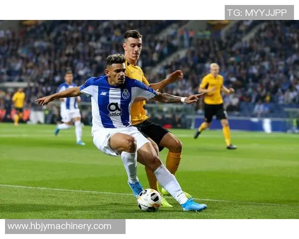 欧冠激战：里昂逆转波尔图全场沸腾瞬间回顾与分析