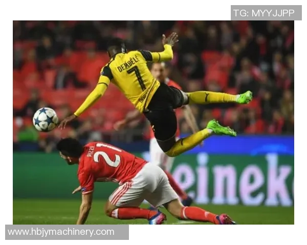 本菲卡与曼联友谊赛战平0比0转会传闻引发全场热议