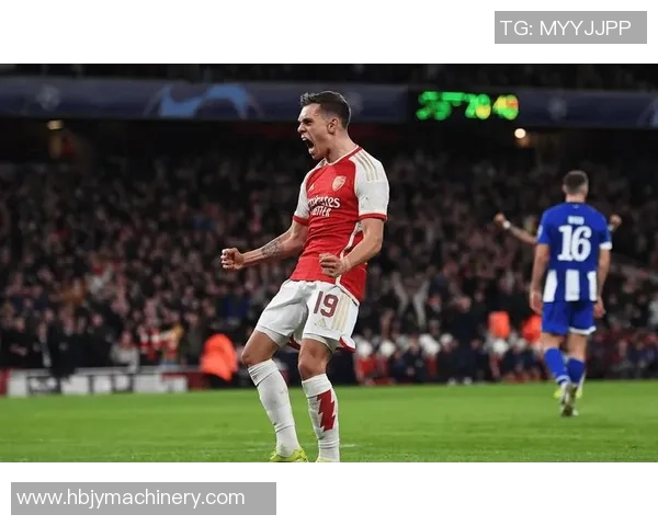 欧冠激战曼城大胜马竞争议判罚引发全场热议与欢呼