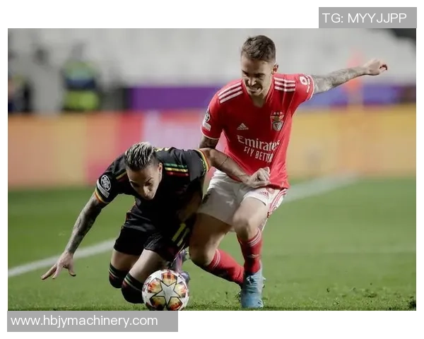 足总杯惊现冷门尤文图斯4-0大胜本菲卡乌龙球瞬间点燃全场激情 足总杯惊现冷门尤文图斯4-0大胜本菲卡乌龙球瞬间点燃全场激情